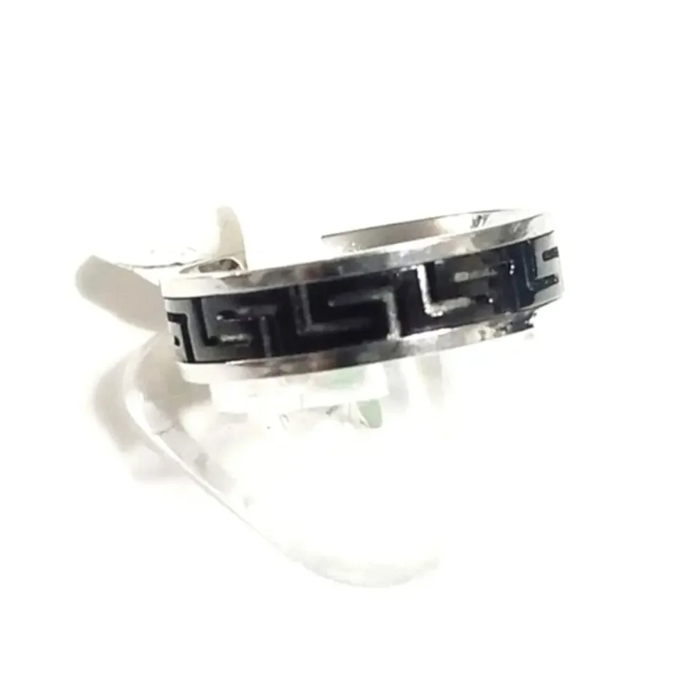 New stainless steel‎ ring